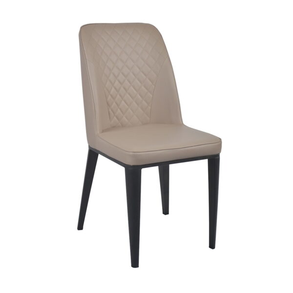 Chair B-02 Pu Camel Discover the B-02 Pu Camel chair, ideal for kitchens and living rooms! With a modern and elegant design, this metal chair offers stability and comfort. Protect your flooring with its plastic caps. Perfect for any interior!