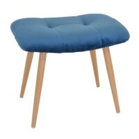 Taburet TRIO Blue Descoperiți confortul și stilul cu Taburetul TRIO Blue. Realizat din materiale de calitate, cu cadru din placaj și tapițerie din stofă, acest taburet se integrează perfect în orice decor. Ideal pentru canapele, fotolii sau birou. Dimensiuni: 52x35x44 cm.