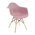 Fly Purple Chair Discover the Fly Purple chair, a modern and practical piece for your kitchen. Made from durable plastic, with a sturdy metal frame and solid wood legs, this chair offers both comfort and a natural look, and is easy to clean. Ideal for any decor style!