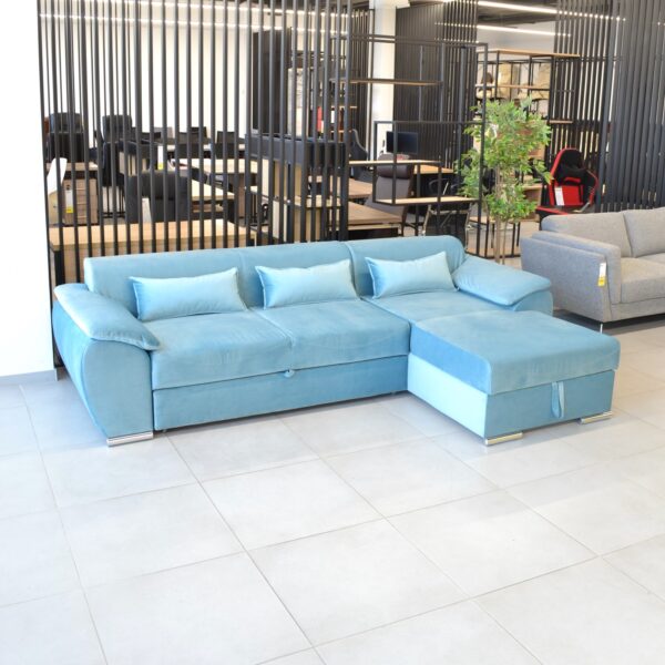 Picasso Light-Blue Extendable Sofa Discover comfort and style with the Picasso Light-Blue extendable sofa. Ideal for any space, this sofa combines modern design with functionality, making it perfect for relaxation or hosting guests. Choose the comfort you need!