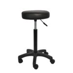 Стул STOOL-R~Black Hight (67-81cm) Стул Stool-R Hight - идеальное решение для кухни и офиса. С прочной стальной рамой, регулируемым по высоте сиденьем и удобной искусственной кожей, он сочетает комфорт и стиль. Легкость мобильности благодаря колесикам делает его универсальным выбором для любого пространства.