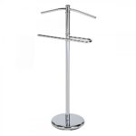 Portmantou Gc0255r Chrome Descoperiți portmantoul GC0255R Chrome, un suport elegant pentru haine, perfect pentru birou sau living. Realizat din structură metalică cromată, cu bază din plastic durabil, oferă un stil modern și funcționalitate. Dimensiuni ideale: 48 cm lățime, 28 cm adâncime și 105 cm înălțime.