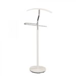 Portmantou Gc4000 White Descoperă Portmantou Gc4000 White, perfect pentru cuierul tău! Realizat din structură metalică vopsită electrostatic, cu elemente din lemn și metal cromat, acest suport elegant este ideal pentru birou și living. Dimensiuni compacte: 45x28x106 cm.