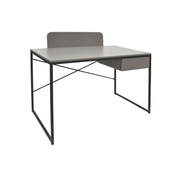 Forward Gd-50 Grey Desk Table Discover the Forward GD-50 Grey Desk, the perfect combination of comfort and style for your office. With dimensions of 116 cm in width and 60 cm in depth, this melamine chipboard desk has a height of 75 cm and adjustable feet for maximum flexibility. Ideal for productive work!