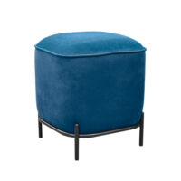 Banchetă Hippo Blue Descoperă Bancheta Hippo Blue, un taburet modern și confortabil, perfect pentru livingul tău! Fabricat din metal rezistent și tapițat în catifea, oferă eleganță și versatilitate. Alege dintr-o gamă variată de culori pentru a complementa decorul interior.