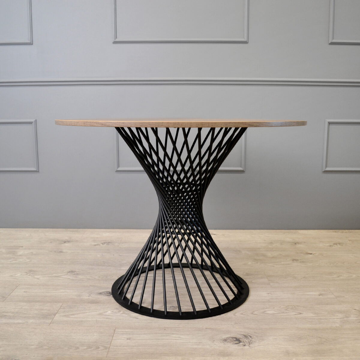 FELICIA Colonial Table + Black Leg Ø100 - Image 6