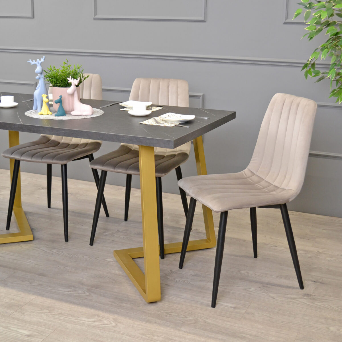 FRIDA Table Black Marble + Golden Legs 150×80 - Image 3
