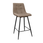 Scaun Bar Capella New Light Brown Descoperă scaunul de bar Capella New Light Brown, perfect pentru o bucătărie de vis! Cu un cadru metalic robust și șezut tapițat din stofă moale, acesta combină stilul și confortul. Ideal pentru orice decor, rezistă până la 120 kg. Alege eleganța!