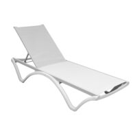 Ocean Beach Light Grey Lounger Discover the Ocean Beach Light Grey lounger, a modern and elegant piece of garden furniture, perfect for relaxation. Made from durable materials, with 3 reclining positions and a stackable design, this lounger adds comfort and style to your outdoor space. Budgets invite you to relax!