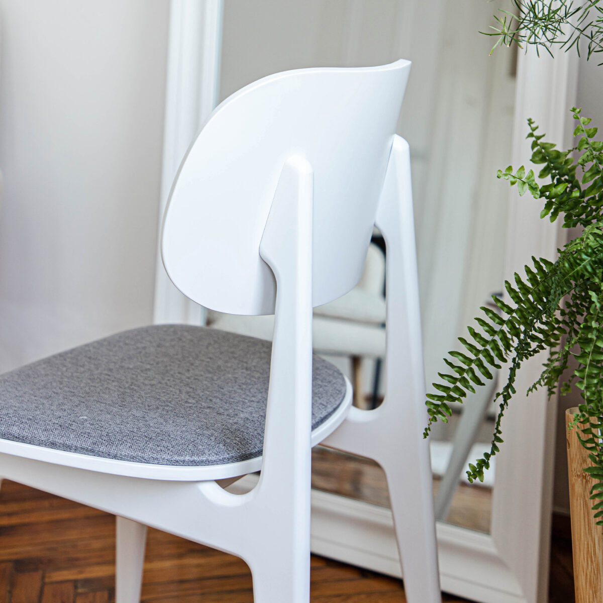 Стул LULA Ткань (Malmo 90)+White Legs — изображение 7