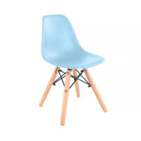 EAMES BEBE Children’s Chair Blue Discover the EAMES BEBE Blue Children’s Chair, ideal for the comfort and safety of your little ones! With its ergonomic design and wooden legs for stability, it fits perfectly in children's rooms. Easy to clean and durable, it supports up to 40 kg. Choose quality and style for your children's playtime!