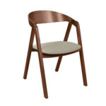 GURU Chair Ambrella 09 Italian Leg Discover the GURU Ambrella 09 Chair, an elegant blend of Italian design and modern functionality. Made from solid beech wood with sophisticated upholstery, this chair adds comfort and style to any office. Perfect for those who appreciate quality details!