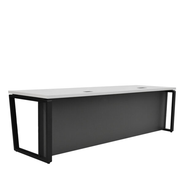 Office Manager Table 2600*800 Discover the Office Manager Table 2600*800, ideal for modern offices! With a welded metal frame and a melamine chipboard top, this table offers a functional and aesthetic design. Customize the materials and colors to perfectly match your workspace. Adjust the height and maintain organization with the cable management system.