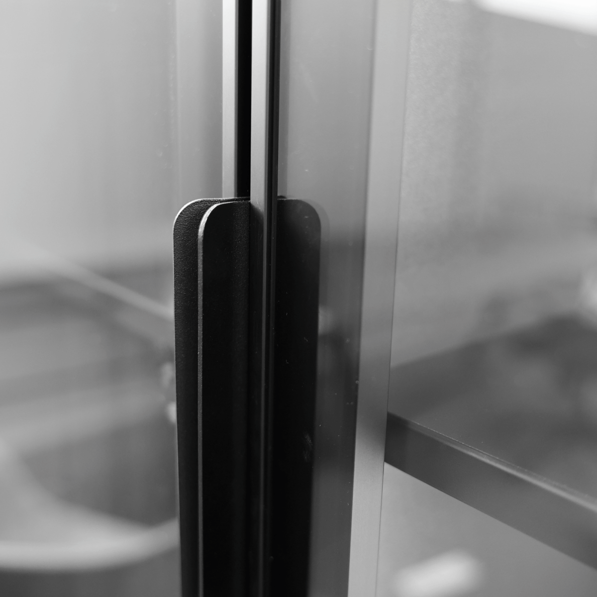 Wardrobe with aluminum frames - Image 5