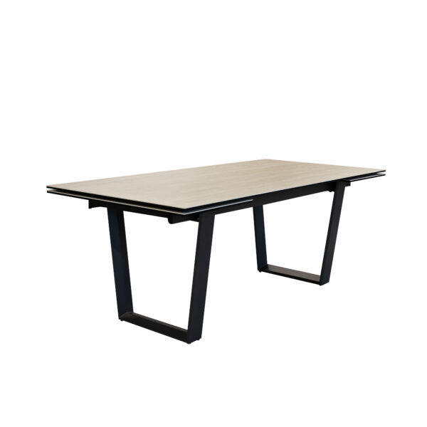 Extendable Table Moly 2000/2500/3000*980 Discover the Moly Extendable Table, ideal for a modern dining experience! Featuring a heat-resistant ceramic top and an elegant design, this table easily extends to 250/300 cm, providing comfort and space for guests. Perfect for everyday use or festive occasions!
